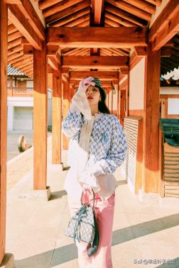 泫雅代言MLB 春夏MONOGRAM系列，也太好看了吧