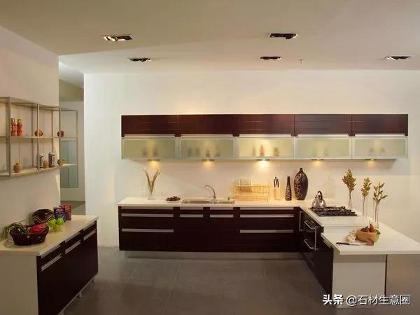 厨房灶台黑色白色柜子效果,黑灰色厨房灶台效果图