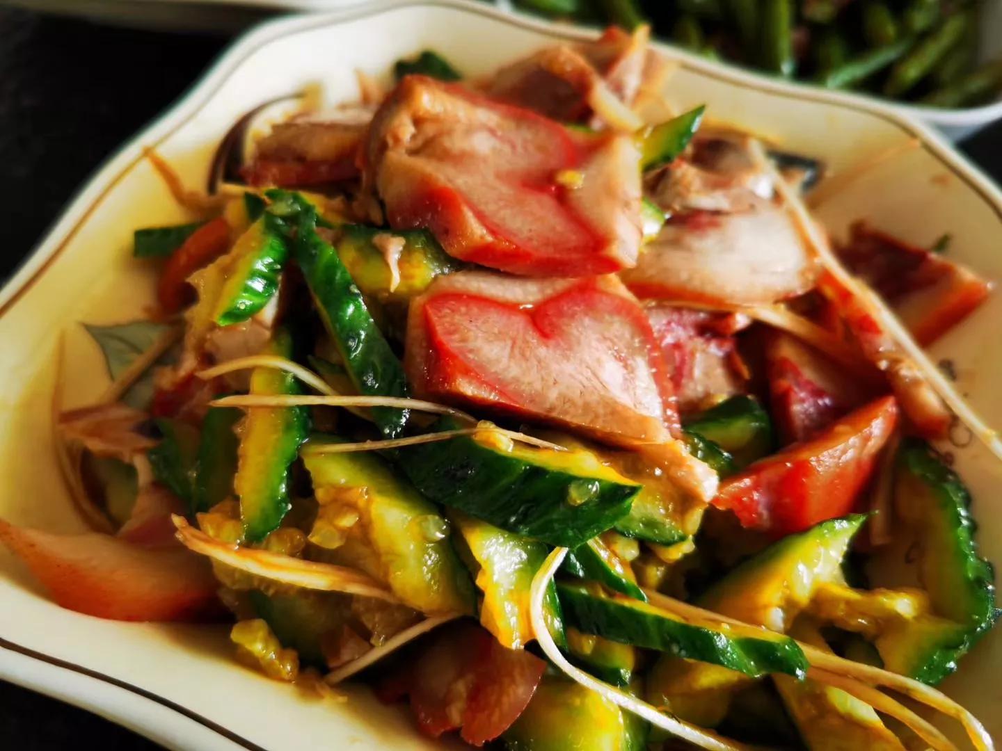 嘴长毛短浅含膘,嘴长毛短浅含膘是什么生肖