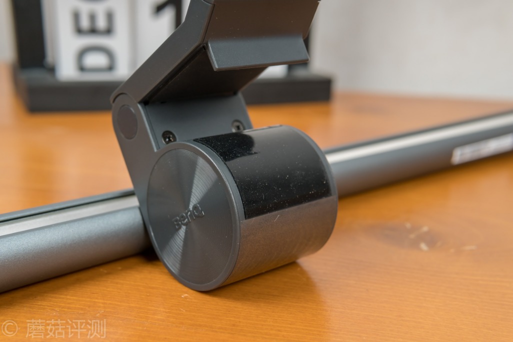 明基screenbar屏幕挂灯效果,明基显示器屏幕挂灯