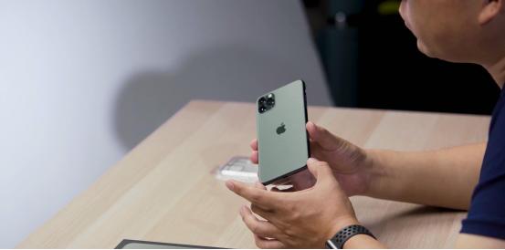 苹果11pro开箱支持5g吗,iphone11pro对比iphone12