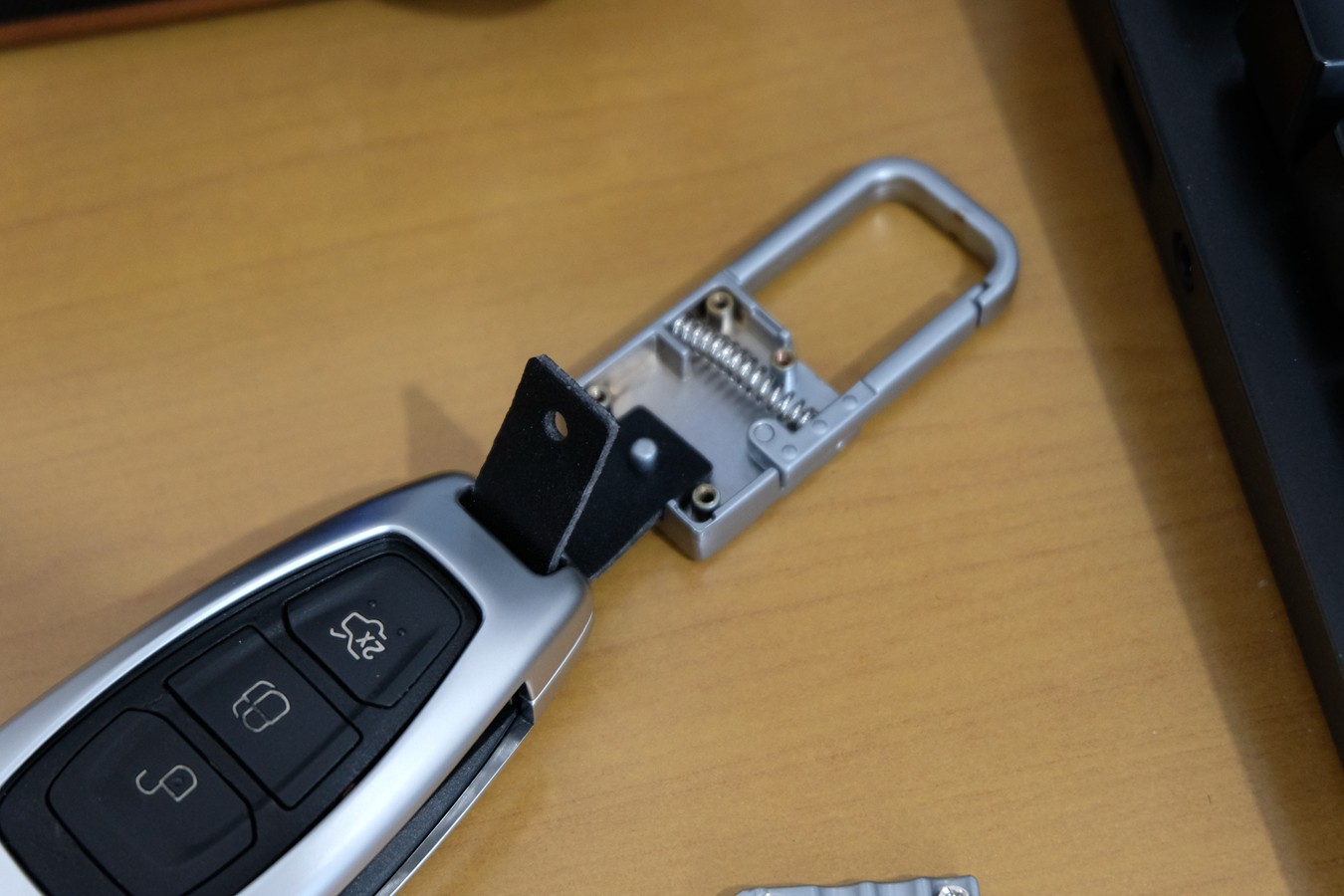 福克斯车钥匙进水维修,福克斯钥匙进水失灵的解决办法