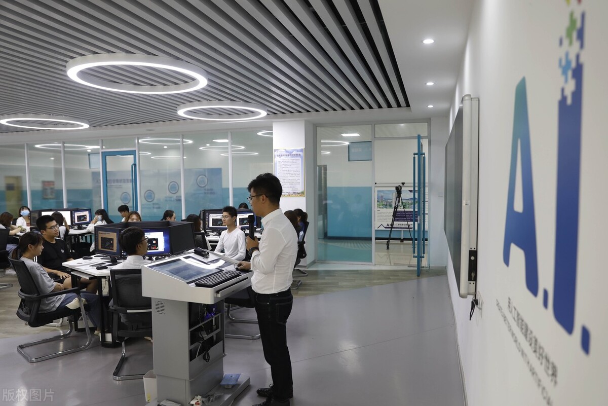 计算机专业与人工智能专业的区别,人工智能和软件工程专业哪个好