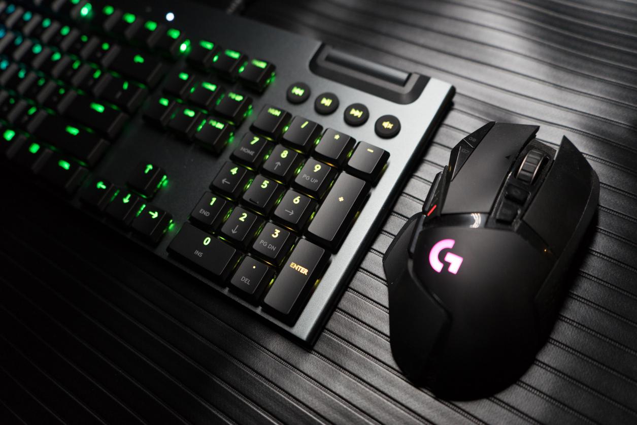 罗技矮轴键盘g813,罗技g813灯光旁边的那个键是什么