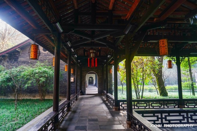 成都本地人去的最好吃的美食,中国姑娘吃成都美食