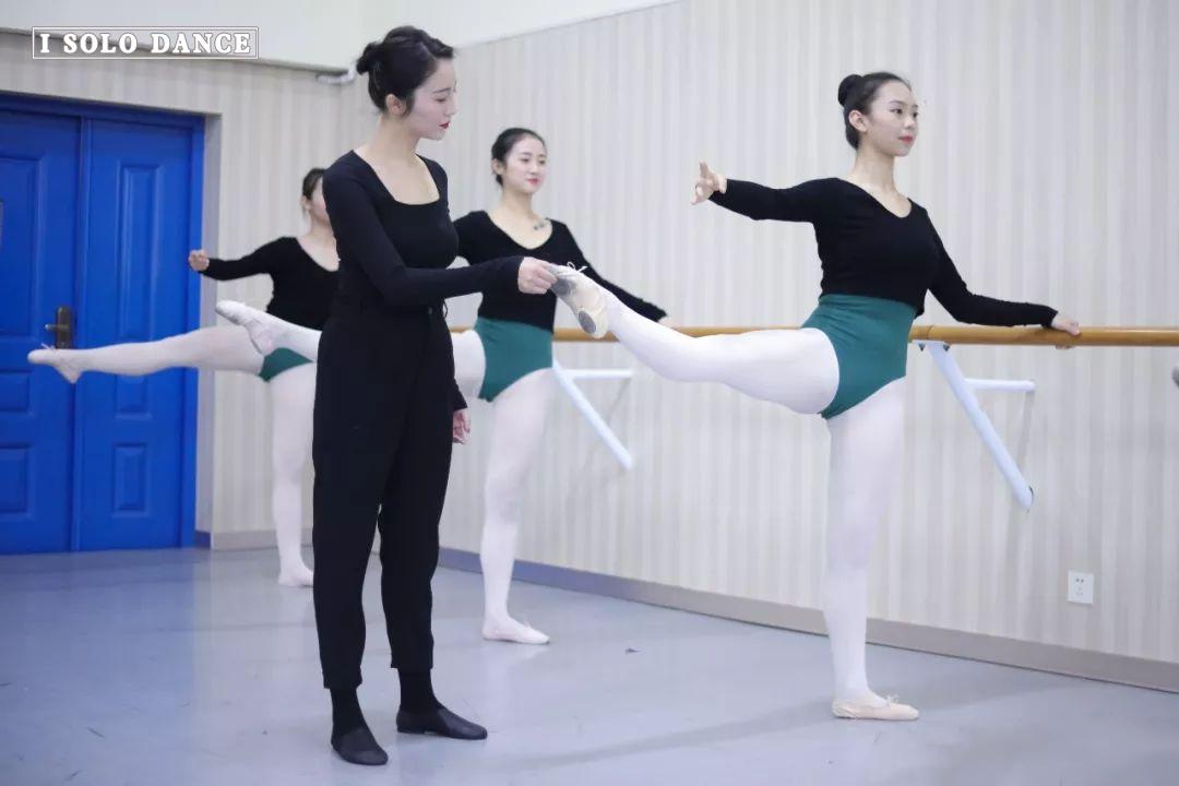 舞蹈体能训练后怎么放松,舞蹈动作为什么要重复训练