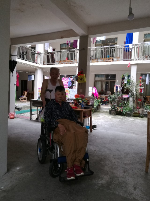 青城山农家乐介绍范文,青城山镇药王山下农家乐的故事