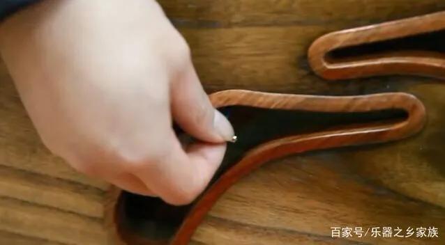 古筝简谱中的揉弦和点音怎么标记,古筝的和弦编配