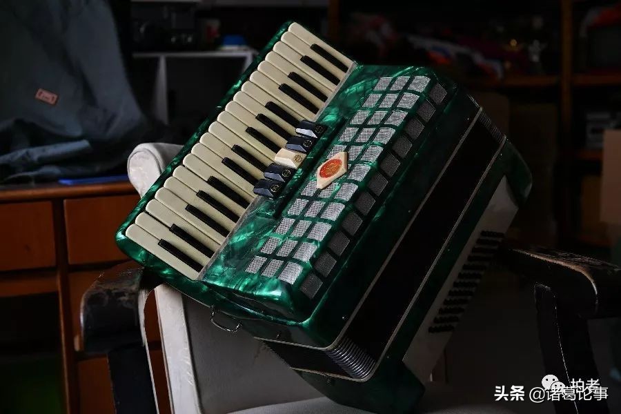 90年代bb机回忆视频,八十年代大哥大bb机