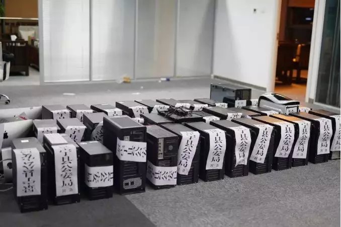 这条游戏弹窗小广告的背后竟是每日流水近亿元的网络赌博平台