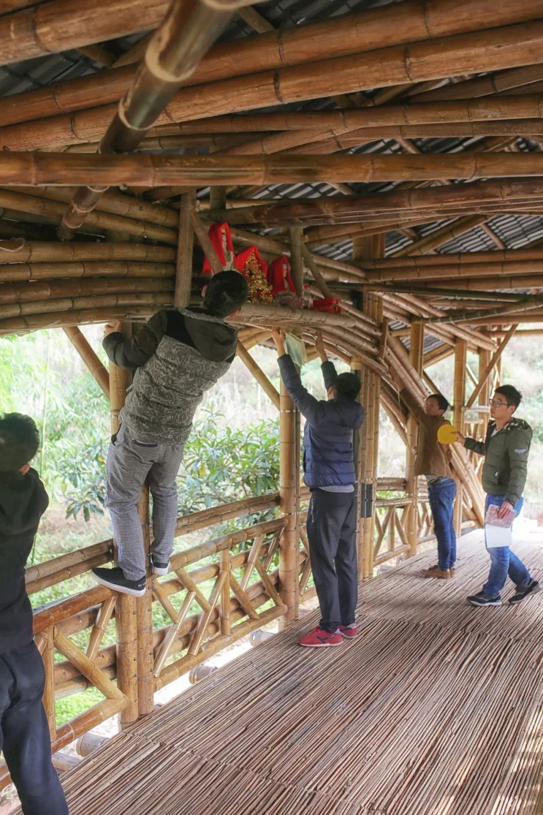 85后香港博士，为重庆人修了一座桥，上万村民请神仙加持