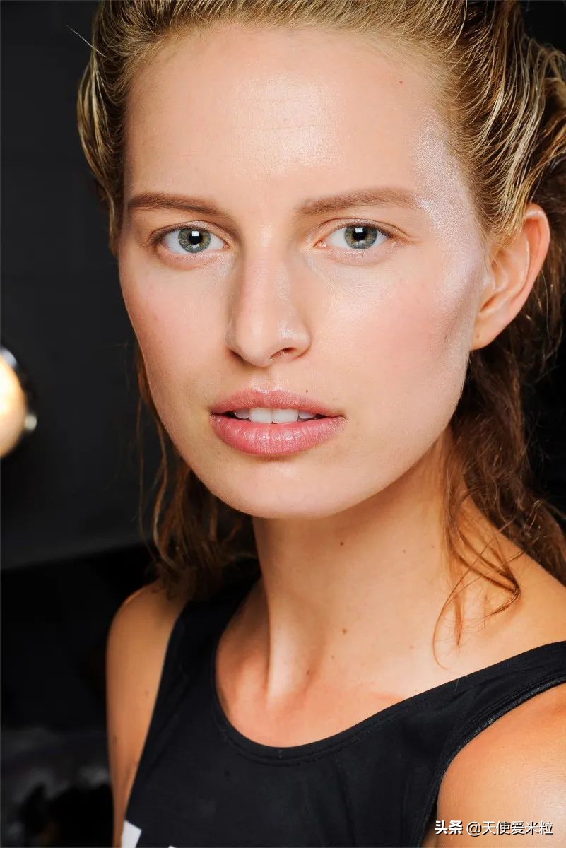 超模大KK：当红时因病爆肥30斤，如今喜迎三胎，转型当企业家