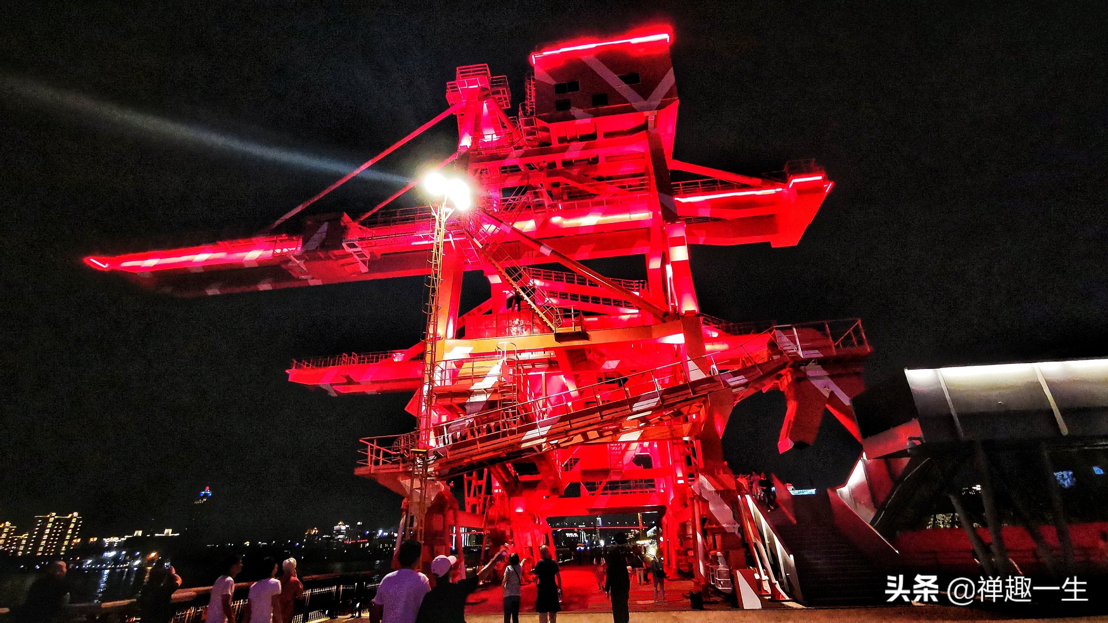 上海075两栖攻击舰在哪个区,075两栖攻击舰在上海哪里