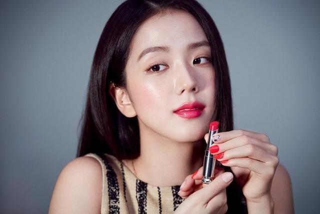 blackpinkjisoo门面图,当blackpink看到jisoo的广告