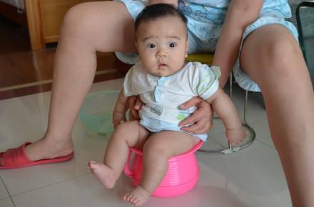 坚持写“成长日记”的妈妈,她们的孩子都怎么样了?朋友:很幸福