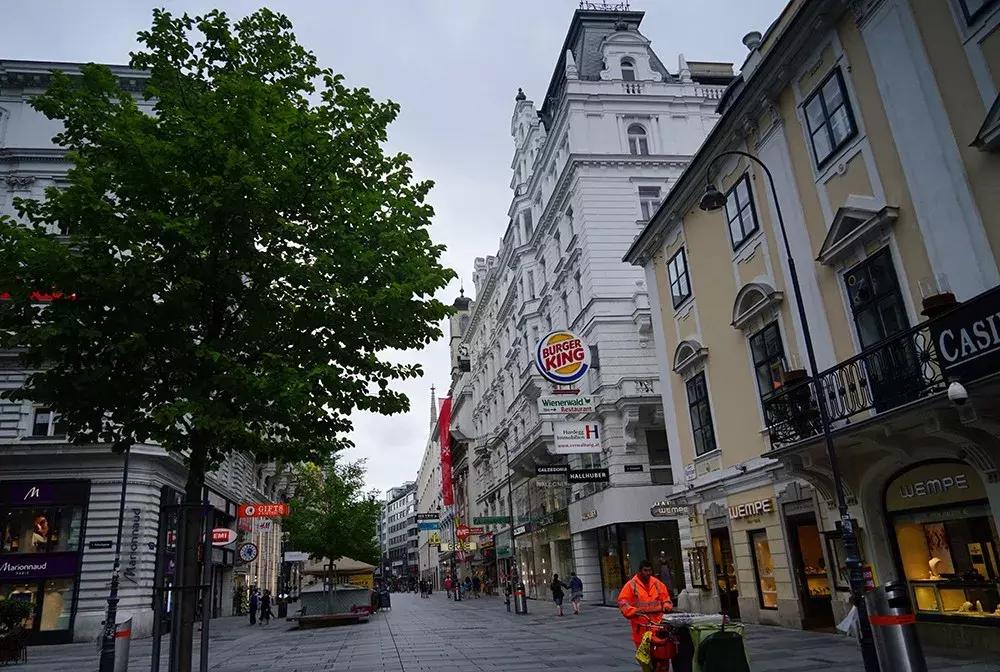 被贴上“蓝色的多瑙河”的标签，这座治愈系的城市，究竟如何？