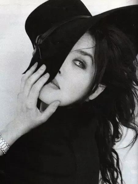 法兰西第一美人,法兰西第一美人阿佳妮