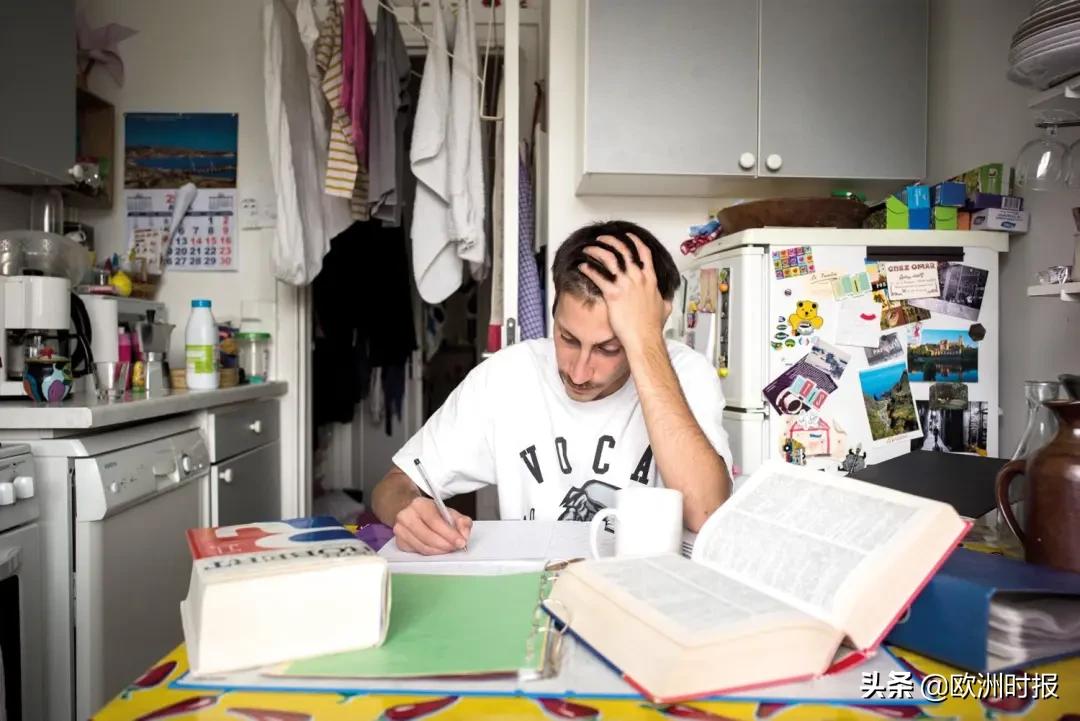 *焚自**事件后，里昂又现跳楼自杀案！学生：没钱+新冠，太苦了