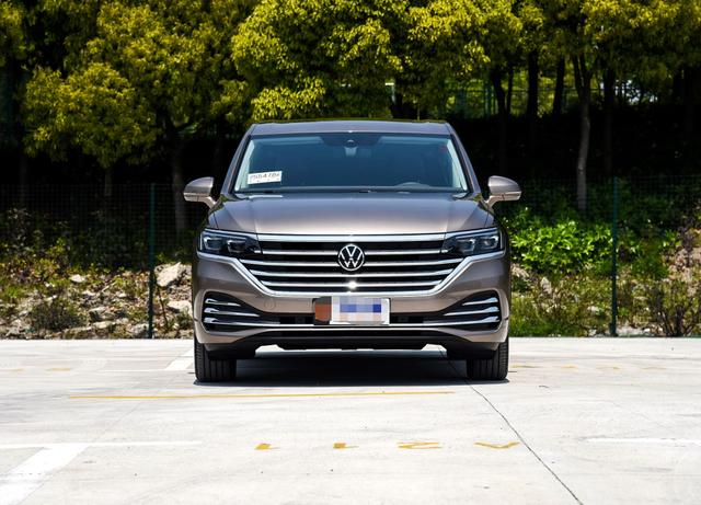 试驾威然尊贵版,威然选豪华版还是尊贵版