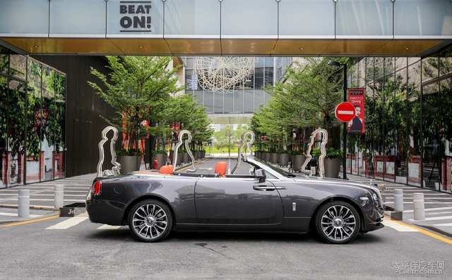 试驾劳斯莱斯曜影2020款,试驾劳斯莱斯幻影2022新款