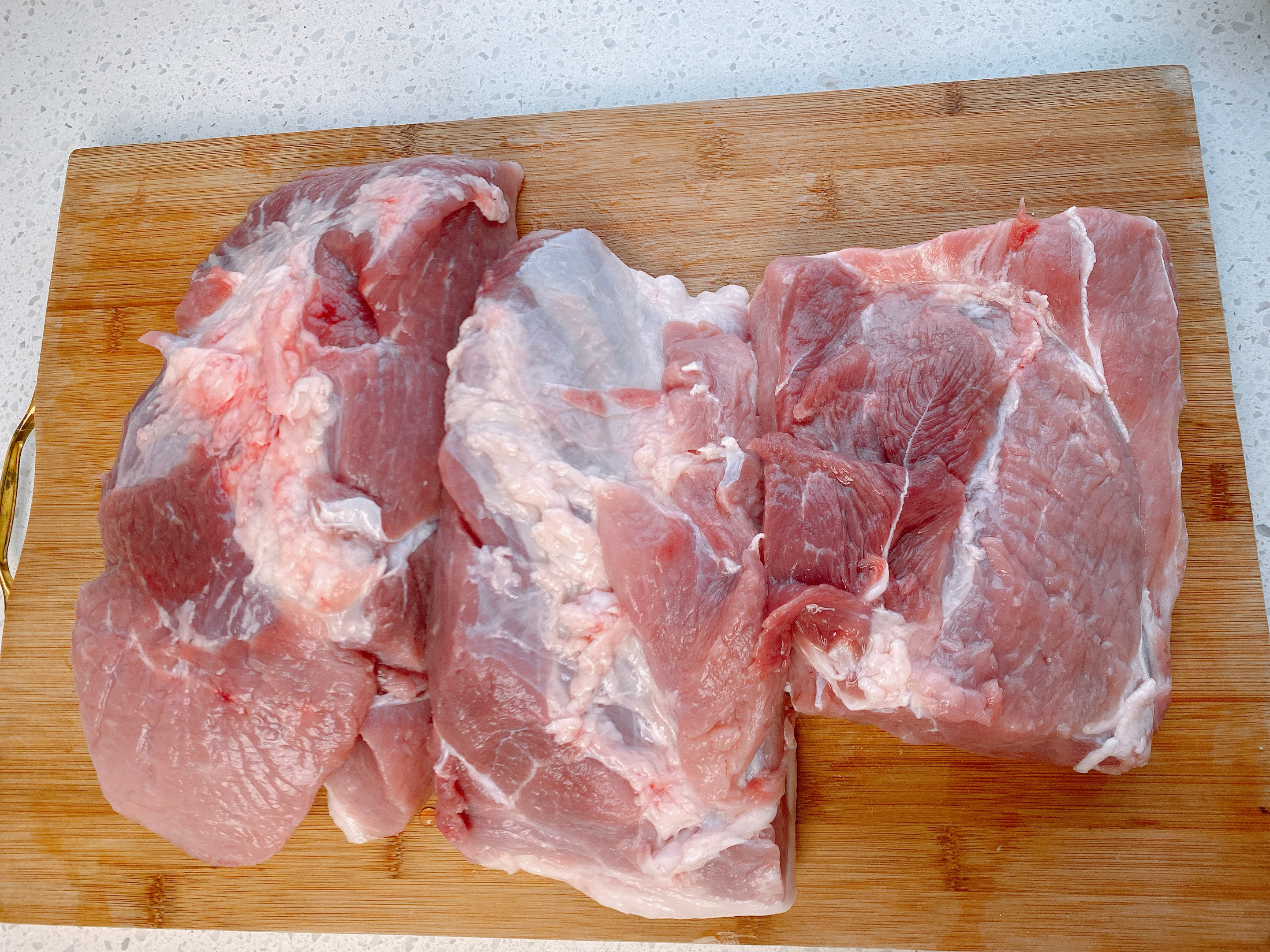 灌香肠制作方法和配方,灌香肠的做法10斤肉用多少盐