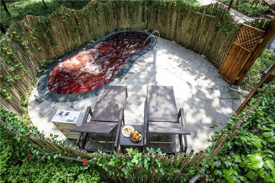 四川夏季适合泡天然温泉的地方,四川春节泡温泉推荐