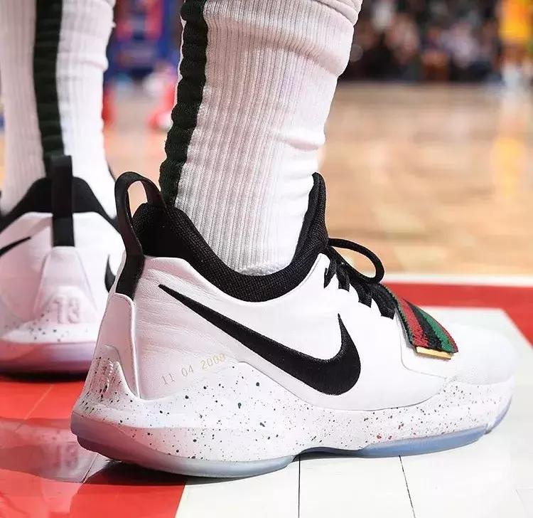 nba季后赛塔克上脚,nba今日上脚球鞋西蒙斯