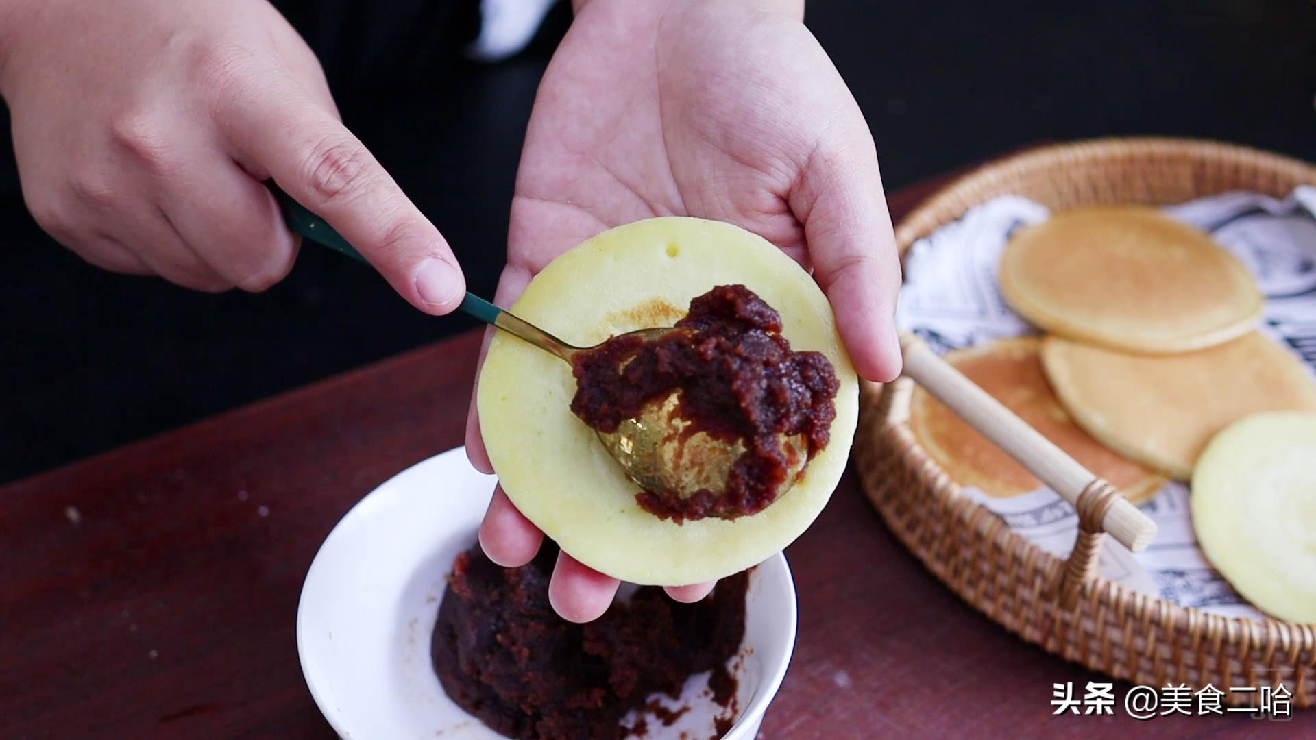 90后的童年回忆-铜锣烧，酥软甜蜜，让人越吃越爱