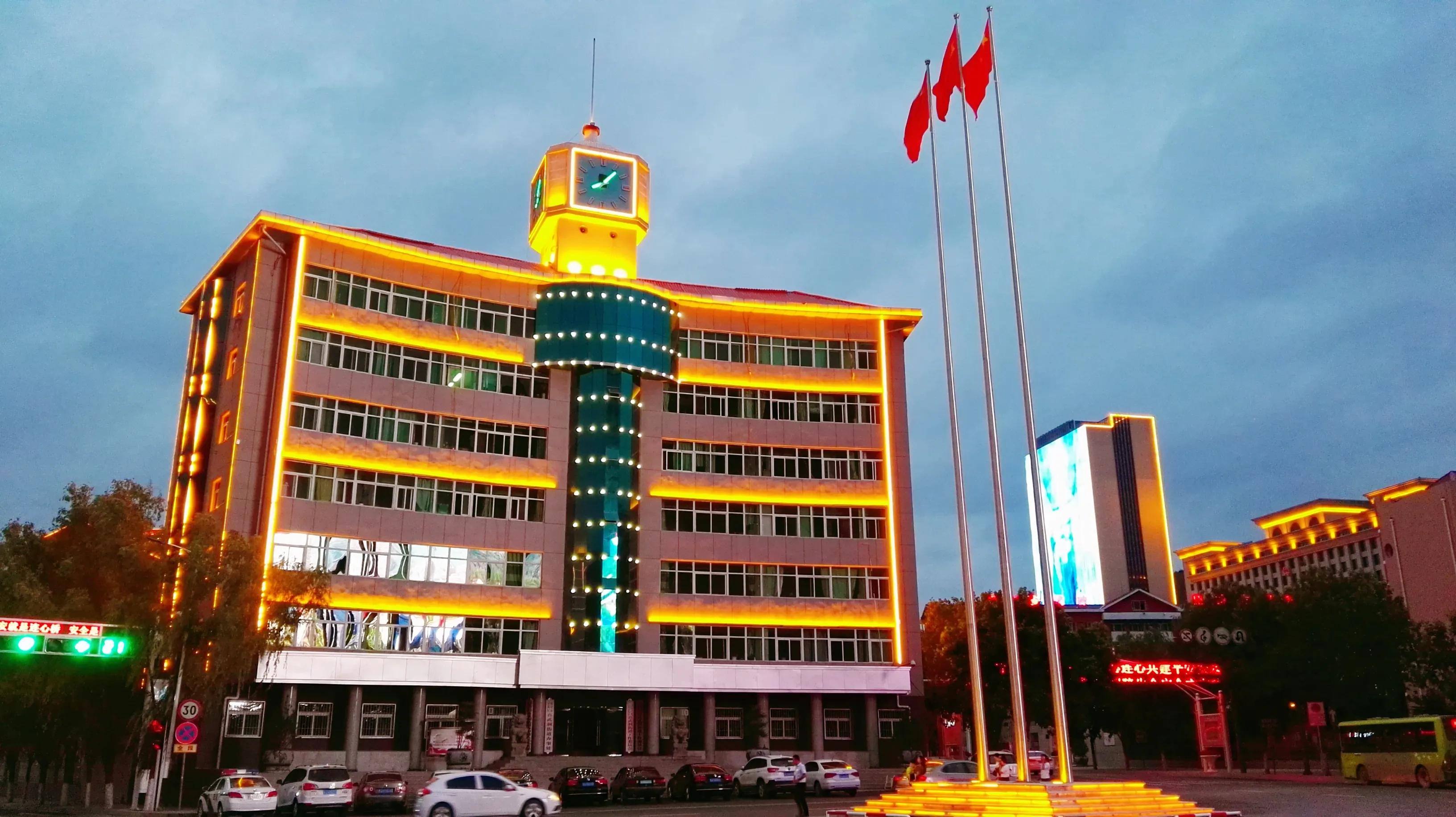 走进延安—登顶圣地宝塔山，感受安塞腰鼓山，游览佛道合一云台山