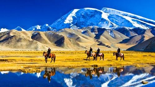 第一次去南疆旅游怎么玩,旅游去南疆好还是北疆好