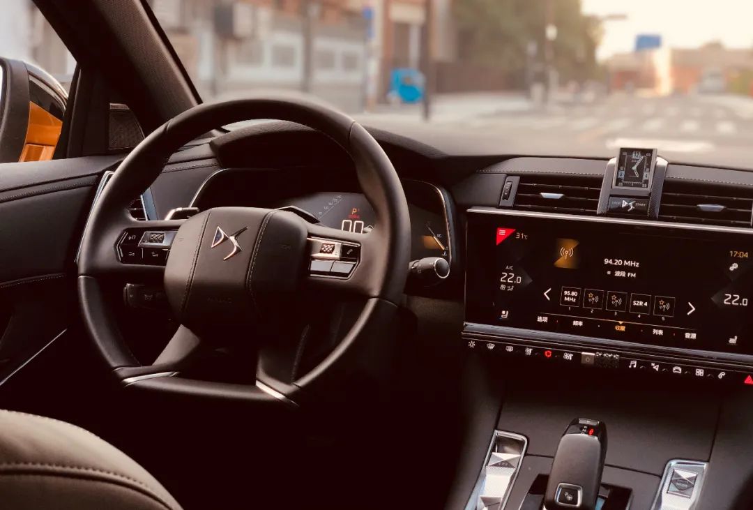 解锁小马路丨与来自时尚之都的DS7,望尽承载百年历史的外马路