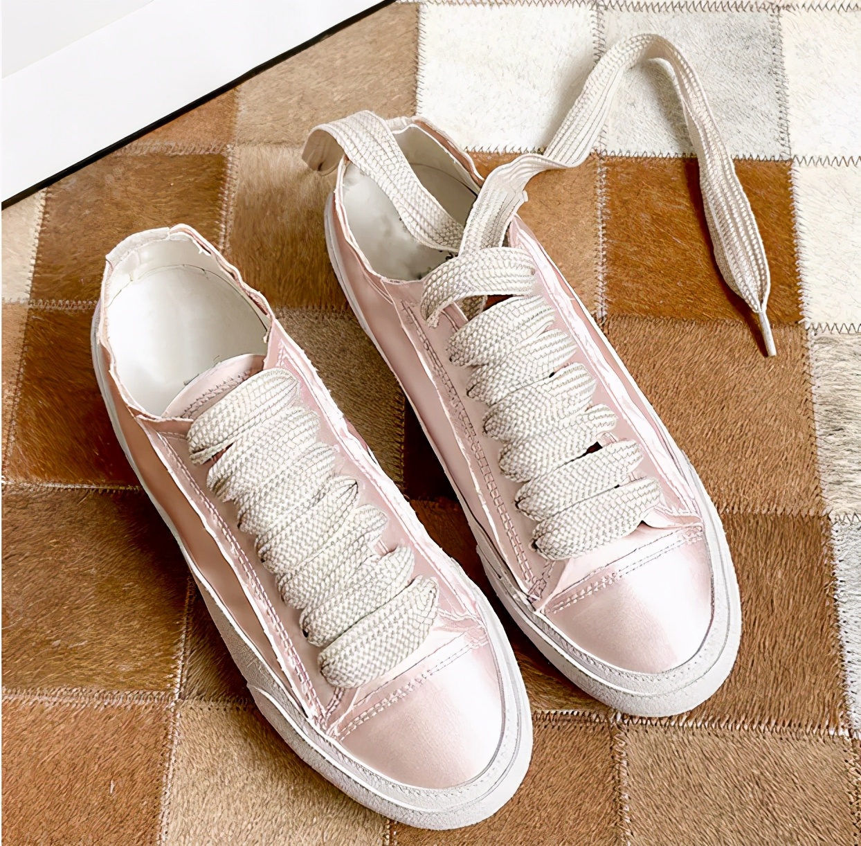 好看舒适超显脚白的鞋,高端上档次时尚小白鞋显瘦夏季