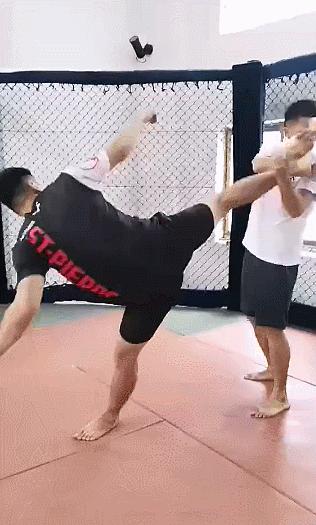 瓶盖挑战潘玮柏,瓶盖挑战孙悟空