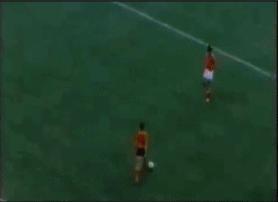 克鲁伊夫为什么是飞翔的荷兰人,足球历史上最强的是克鲁伊夫