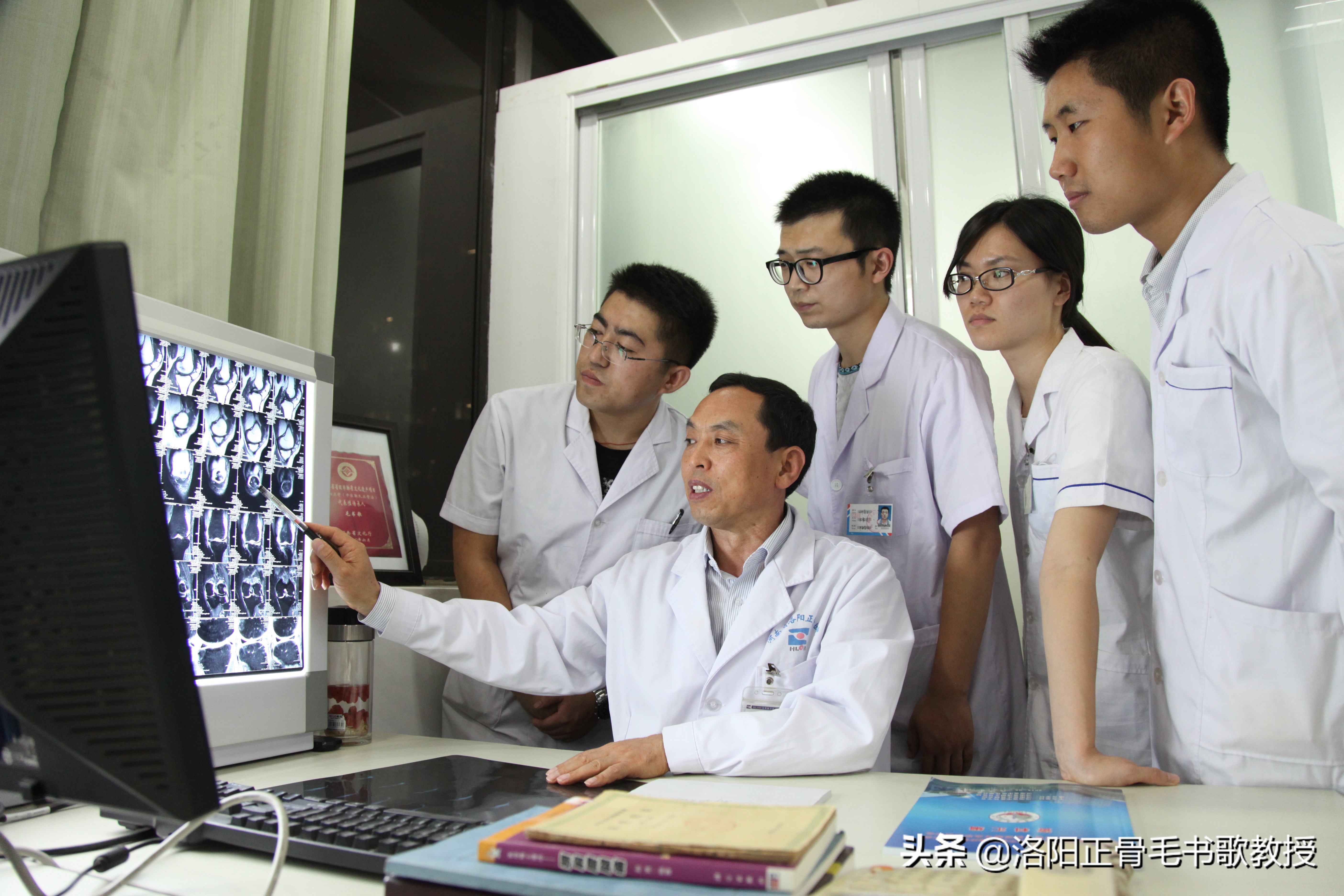 洛阳有这样一位医者，半生贡献在骨伤领域，自创疗法造福百姓
