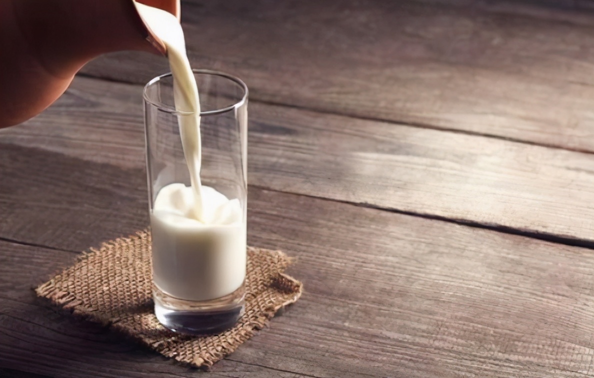 普通的牛奶和高端牛奶差距大吗,便宜的牛奶和贵的牛奶有什么区别