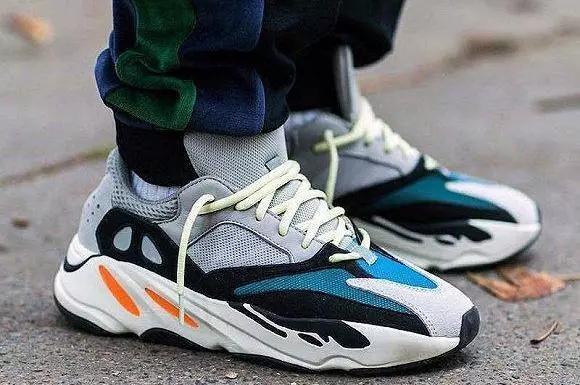 supreme联名日系闪电潮牌,潮牌supreme哪些是真的