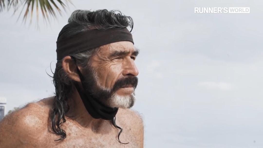 在同一片海滩上，瑞文从25岁跑到70岁，一万六千多天从未间断！他悟出人生真谛，也拥有了整个世界