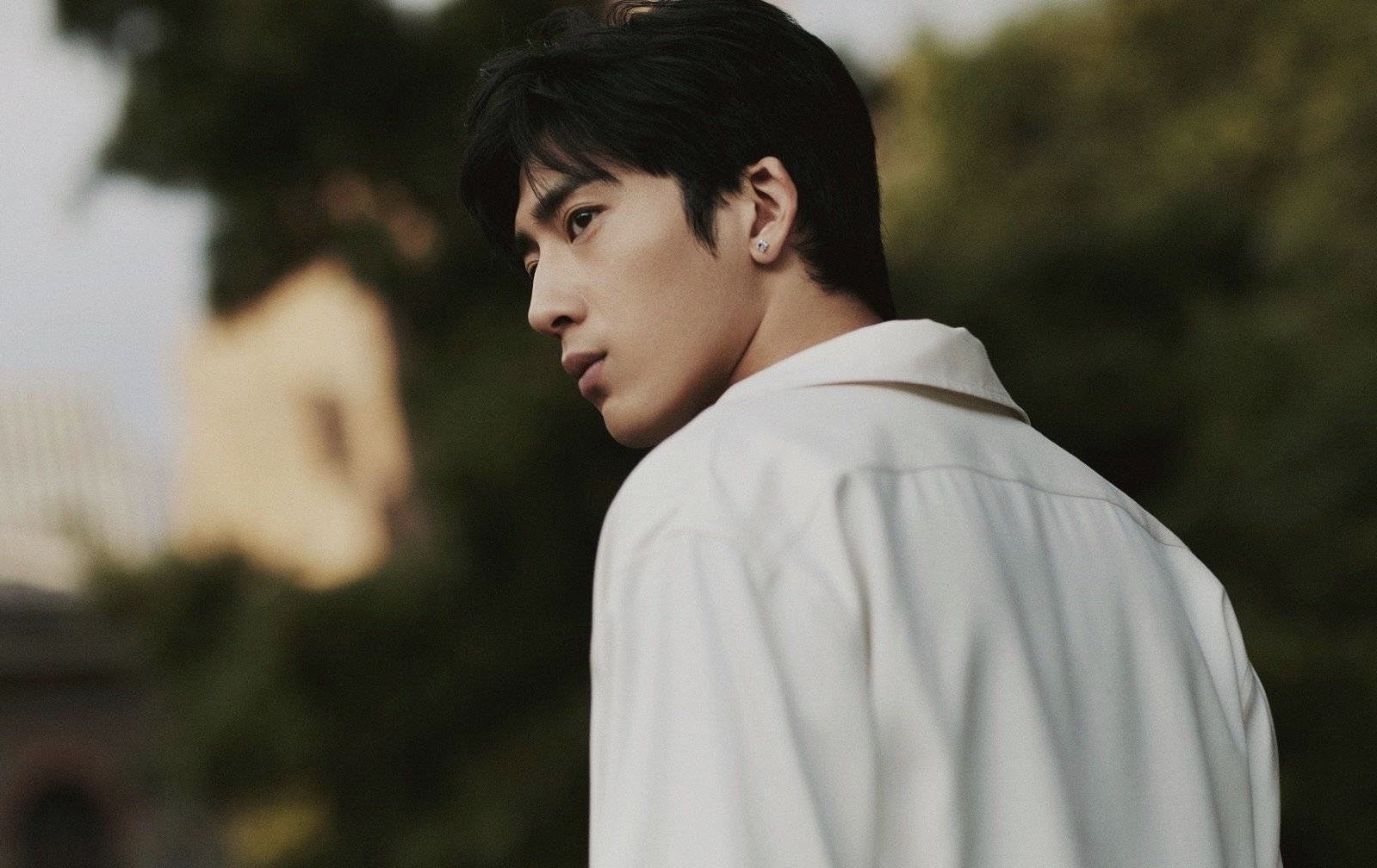 井柏然：单亲家庭长大的他，如今凭什么混的风生水起