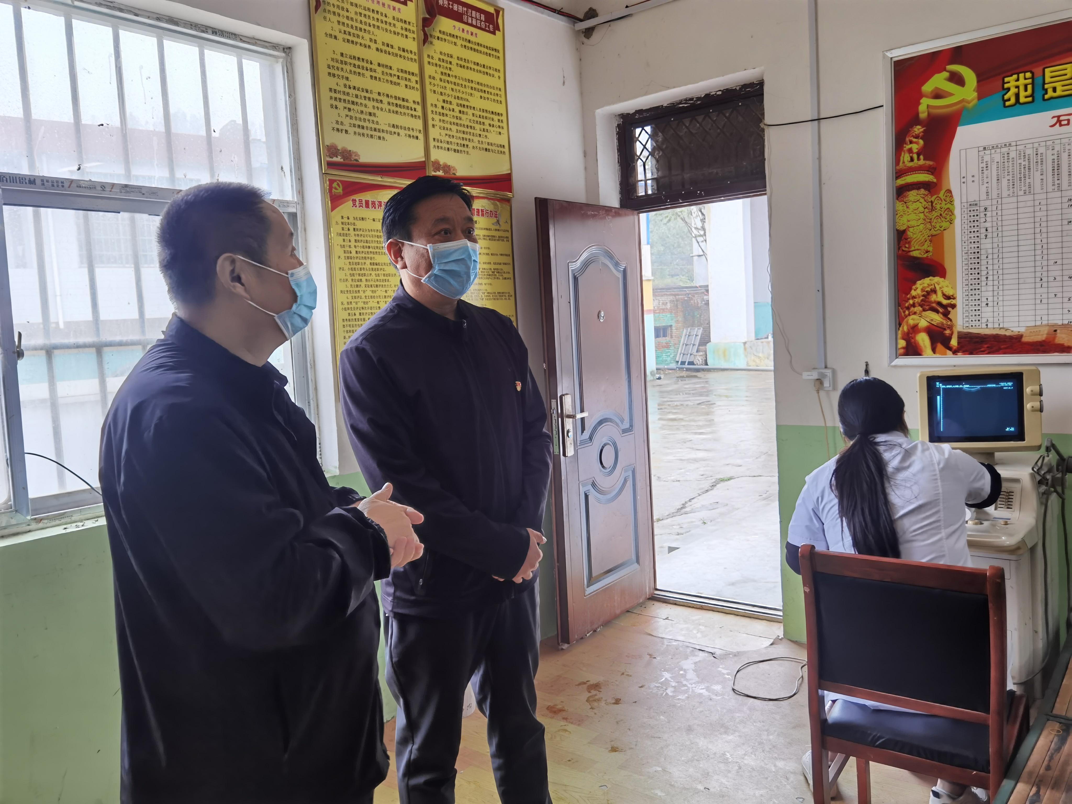 禹州市中心医院开展“百医包百村”健康扶贫义诊活动