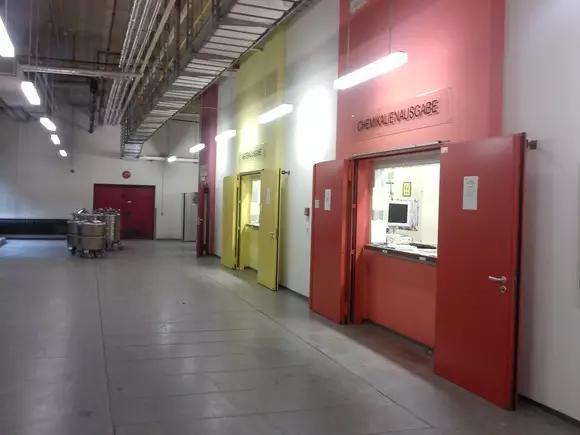 德国某大学实验室，大家进来感受一下