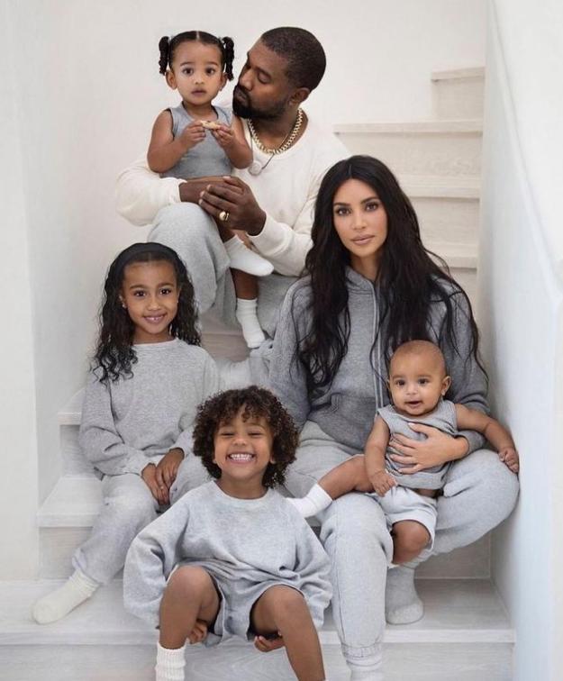 金-卡戴珊的上位史！掀翻希尔顿，戏耍NBA球星，最后榨干坎爷