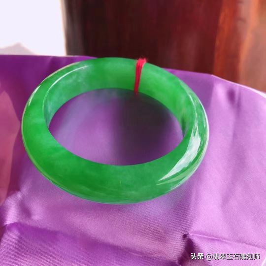 结婚三金买多少克黄金合适,结婚三金是黄金好还是白金好