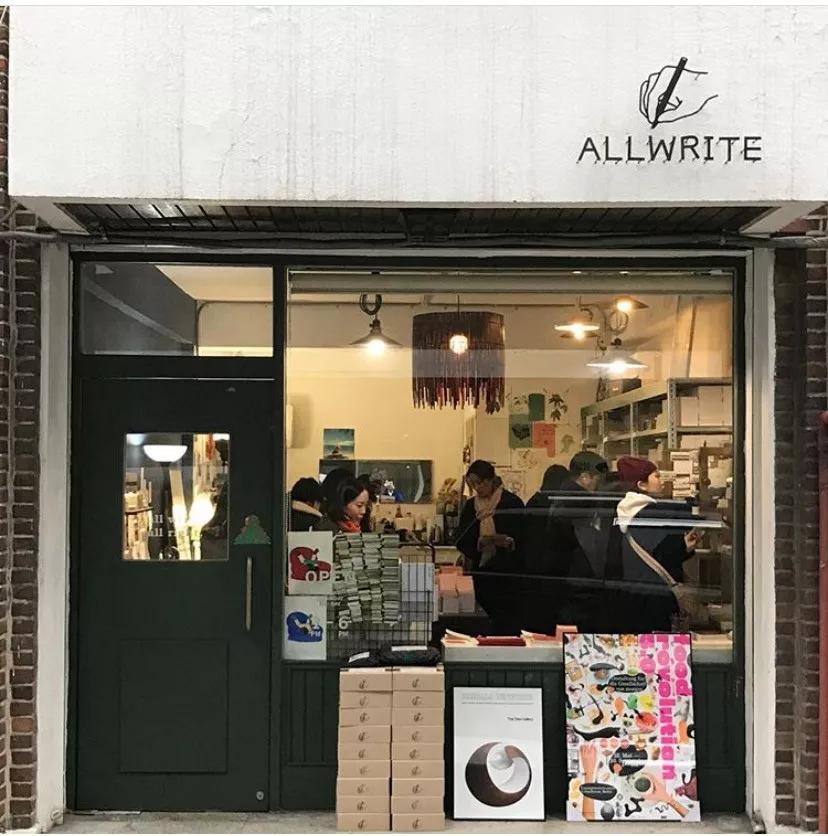 欧阳娜娜在韩国走红,欧阳娜娜和jennie的合体网红