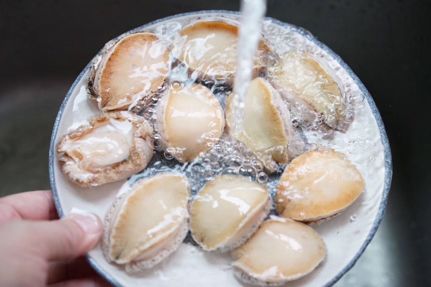 红烧鲍鱼最正宗的做法视频王刚,怎样做红烧鲍鱼又嫩又好吃