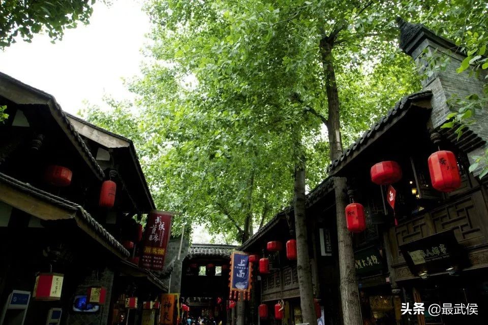 坐上地铁游成都,成都游记地铁