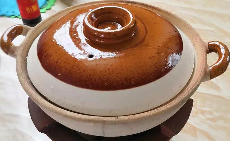 砂锅可以做焗菜吗,砂锅焗大虾花蛤金针菇