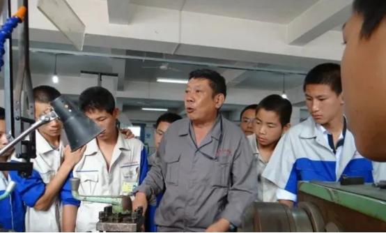 弃北大读技校的周浩的现状,周浩北大退学上技校