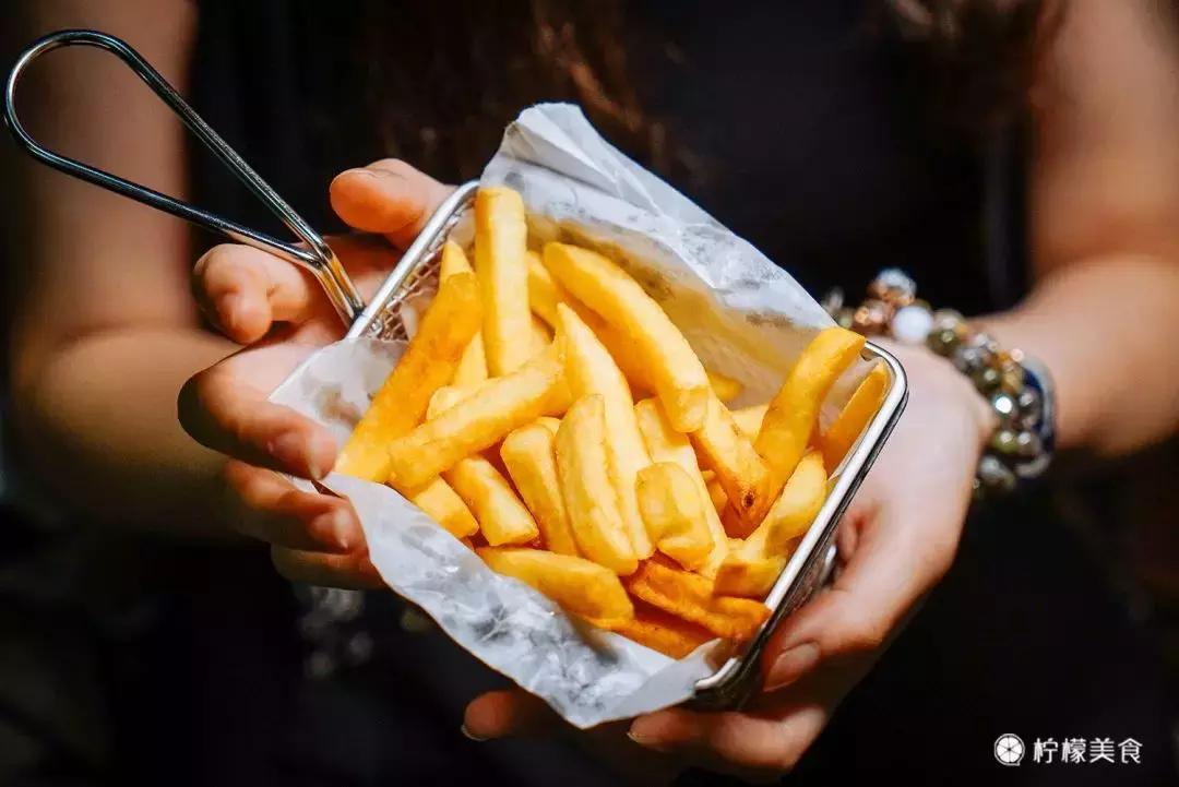 深圳藏在巷子里的酒馆清吧,藏在深圳闹市里的复古小酒馆