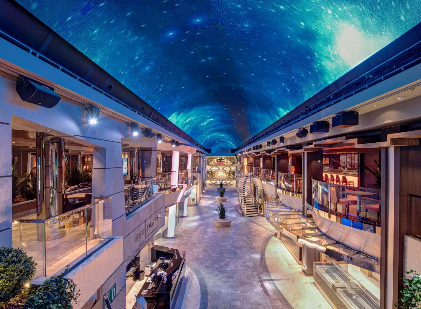 msc华彩号登船视频,msc华彩号的船身